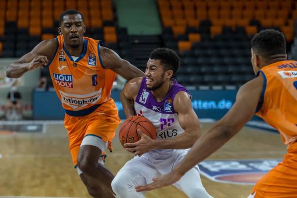 弈正站在一 弈正站在一