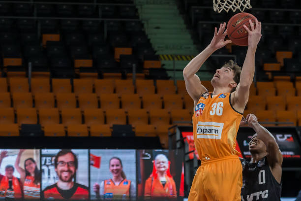 央视网的报 央视网的报