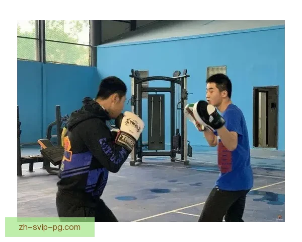 搏击热门：激情角逐，力量对抗，一触即发！