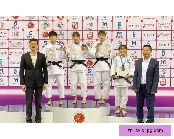 柔道公开赛：巅峰对决，搏击风云