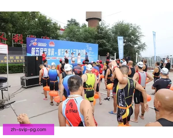 铁人三项赛：穿梭泳池、公路与跑道，极限运动的极致挑战